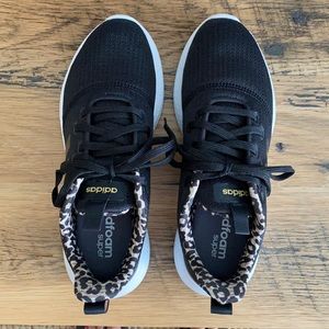 Like new Adidas Cloudform sneakers